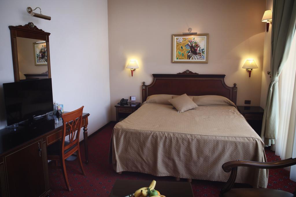 ביטולה Hotel Millenium מראה חיצוני תמונה
